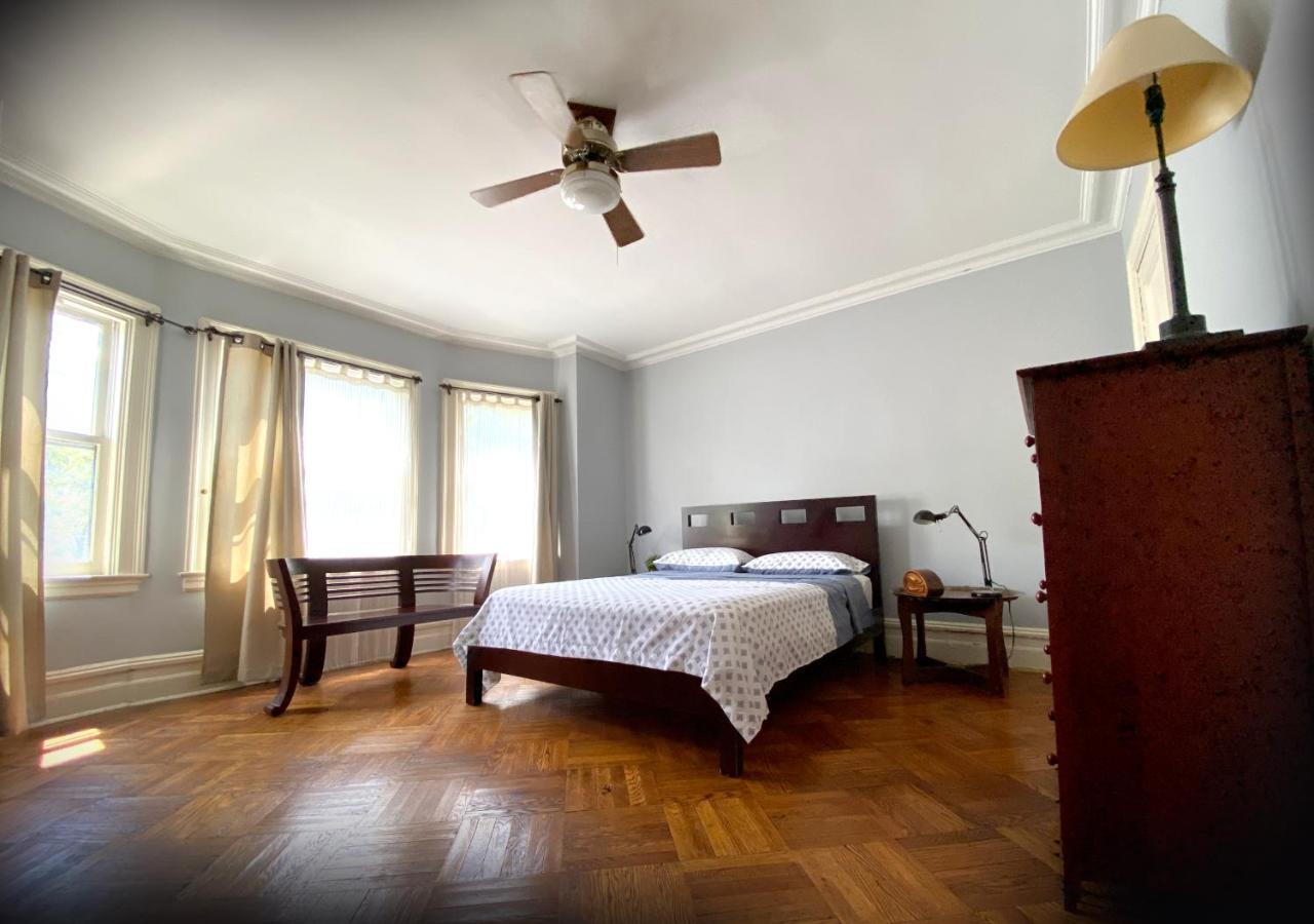 Spacious Bedroom In A Brooklyn House Shared With Host New York City Exterior photo